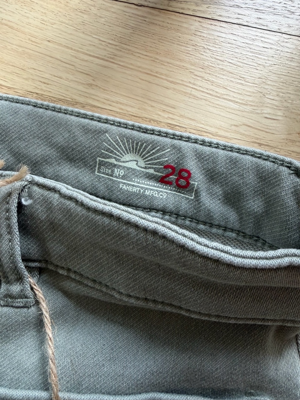 Faherty Stretch Terry Patch Pocket Ankle Pant- Coastal Sage. Size 28 - Picture 3 of 5